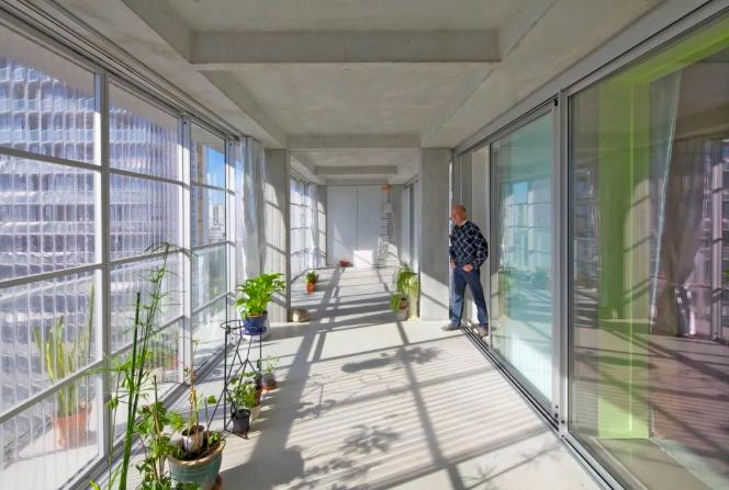 Aisea e fiafia ai le manumalo o le Pritzker Prize 2021 i laupepa polycarbonate?