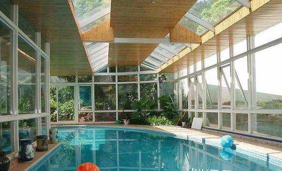 polycarbonate-sunroom